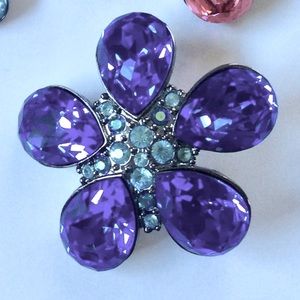 Sapphire flower Brooch